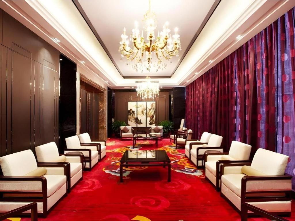 Eurasia Convention International Hotel Wuhan Bagian luar foto