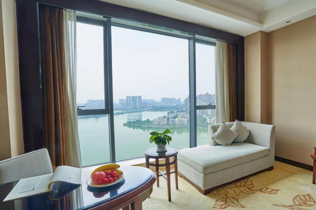 Eurasia Convention International Hotel Wuhan Bagian luar foto
