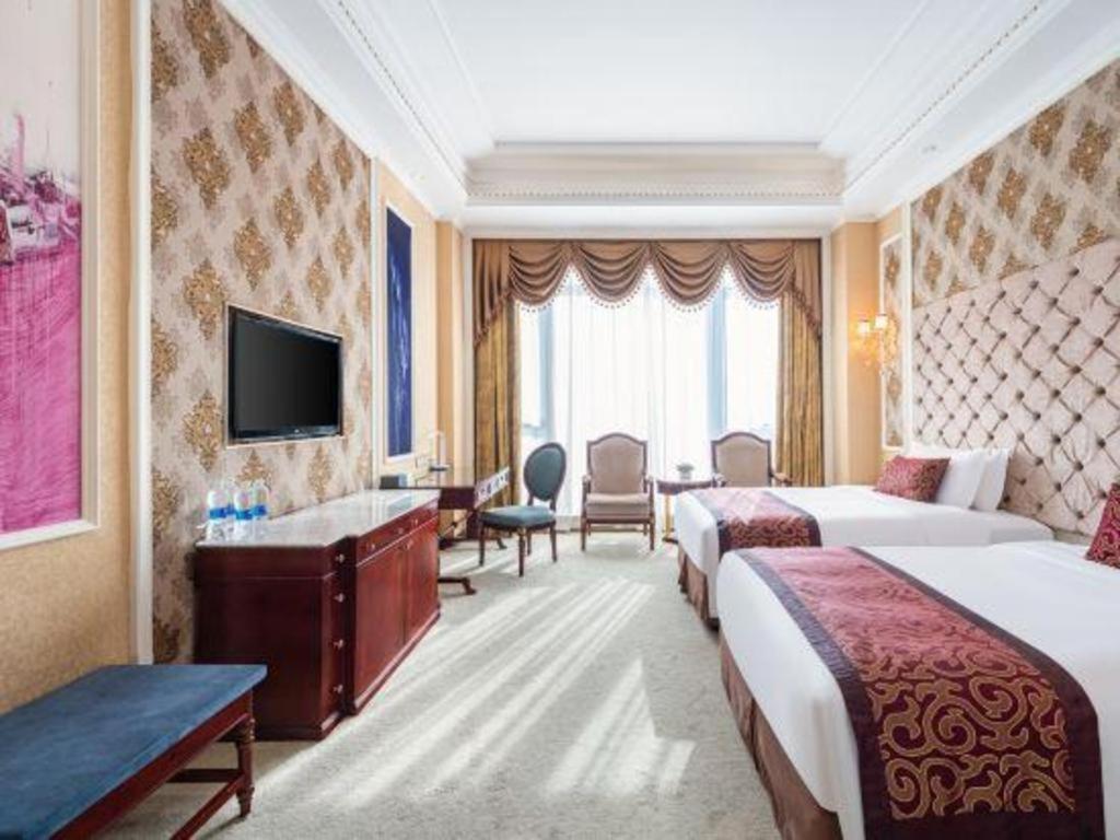 Eurasia Convention International Hotel Wuhan Bagian luar foto