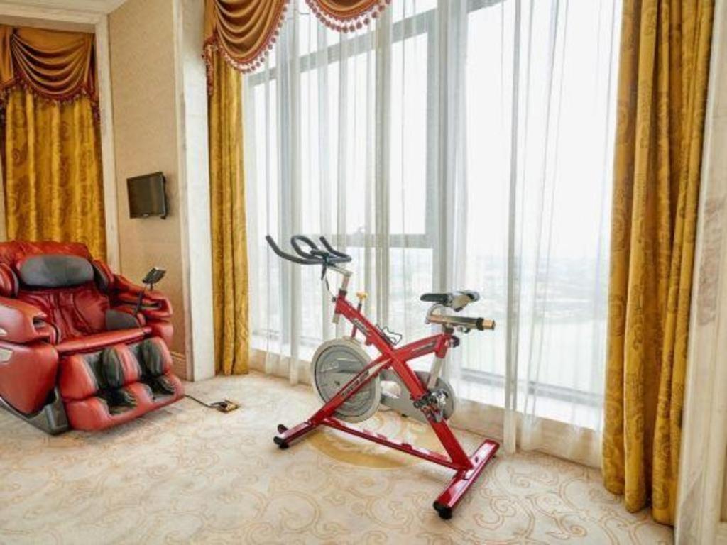 Eurasia Convention International Hotel Wuhan Bagian luar foto