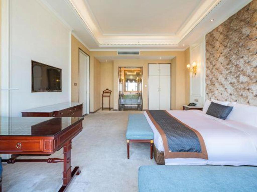 Eurasia Convention International Hotel Wuhan Bagian luar foto