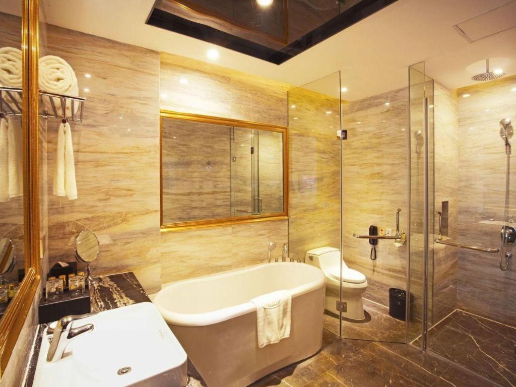 Eurasia Convention International Hotel Wuhan Bagian luar foto