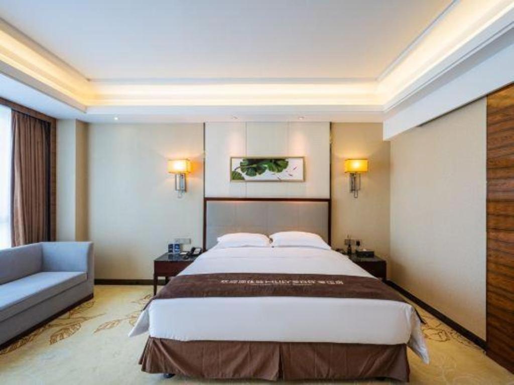 Eurasia Convention International Hotel Wuhan Bagian luar foto