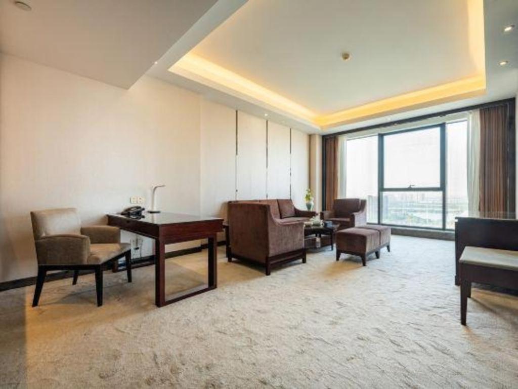 Eurasia Convention International Hotel Wuhan Bagian luar foto