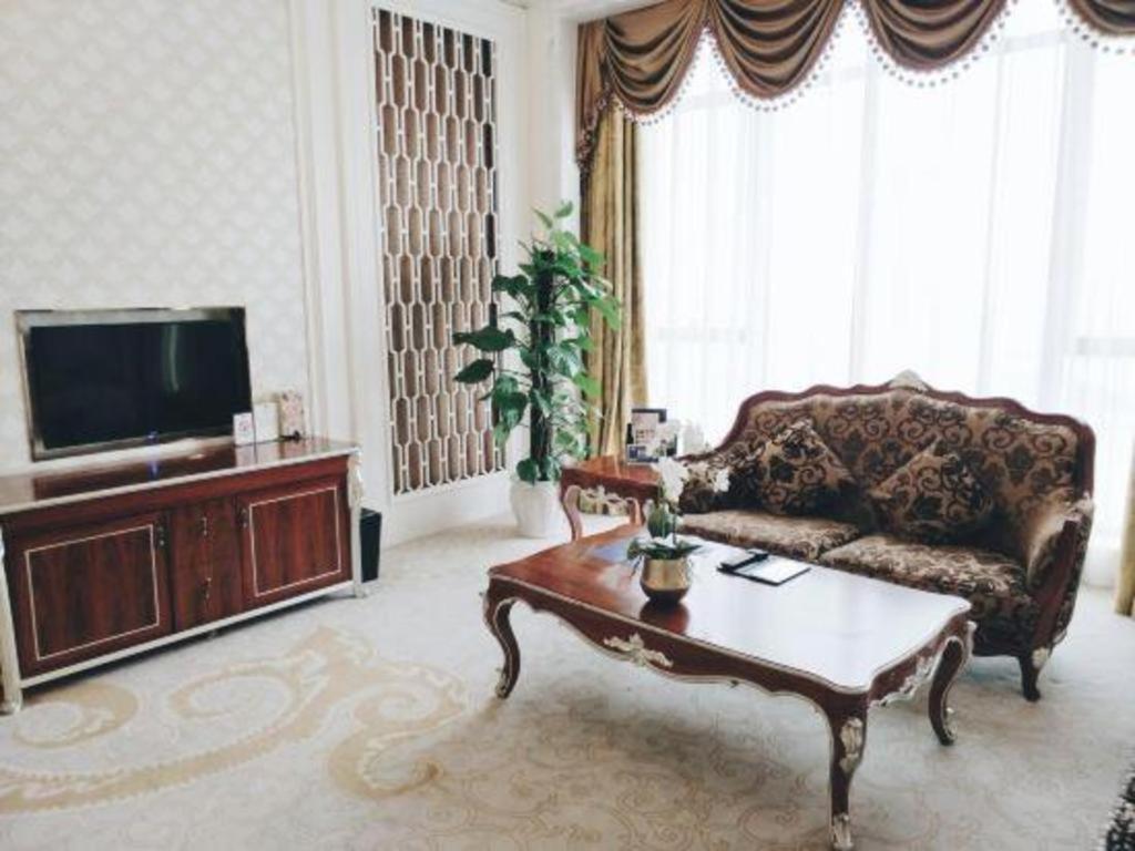 Eurasia Convention International Hotel Wuhan Bagian luar foto