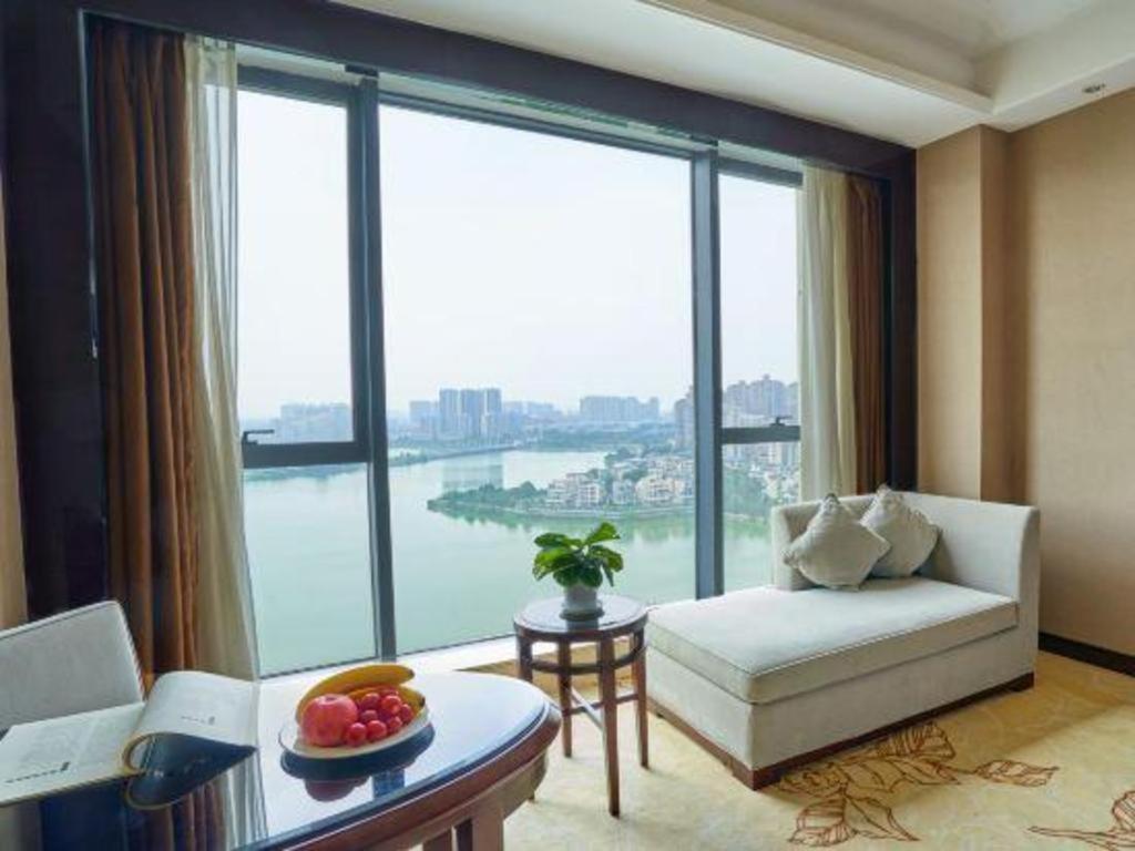 Eurasia Convention International Hotel Wuhan Bagian luar foto