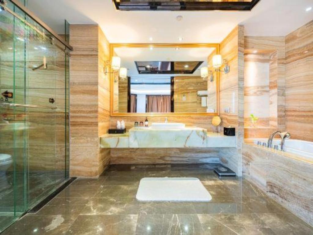 Eurasia Convention International Hotel Wuhan Bagian luar foto
