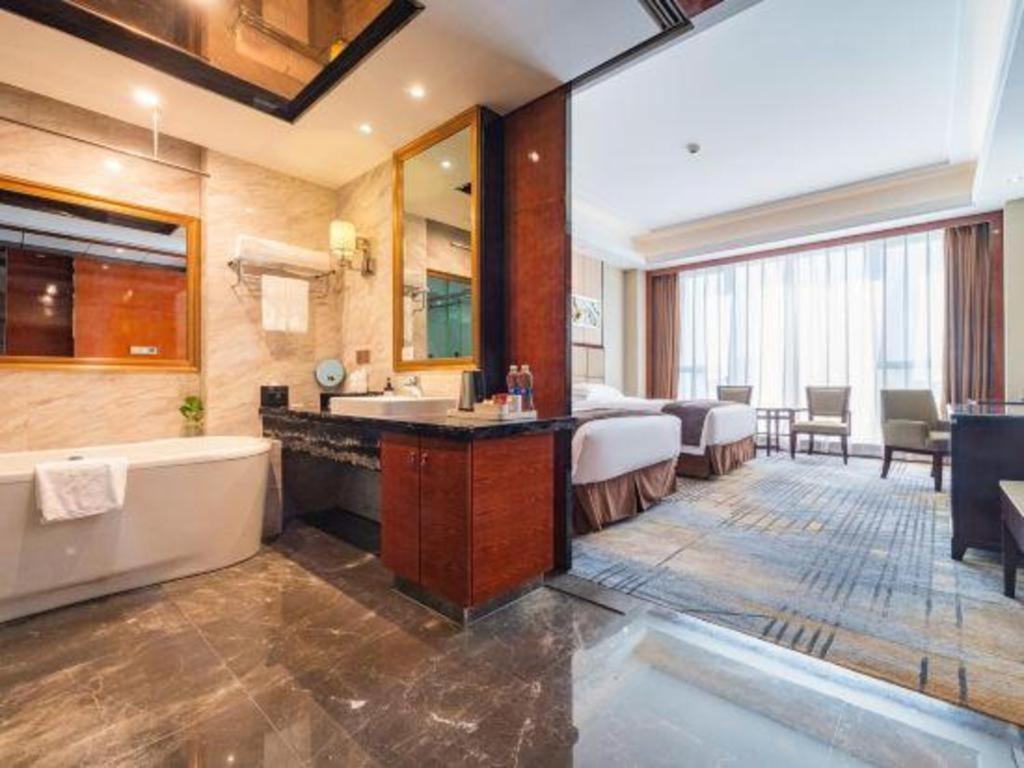 Eurasia Convention International Hotel Wuhan Bagian luar foto