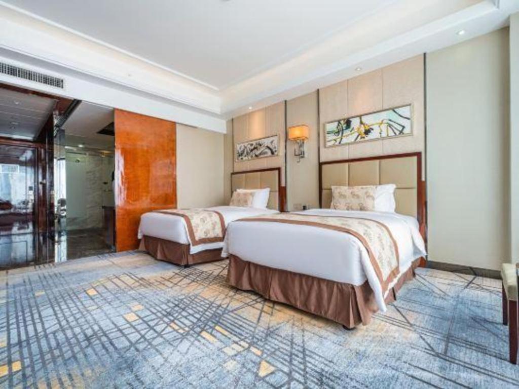 Eurasia Convention International Hotel Wuhan Bagian luar foto