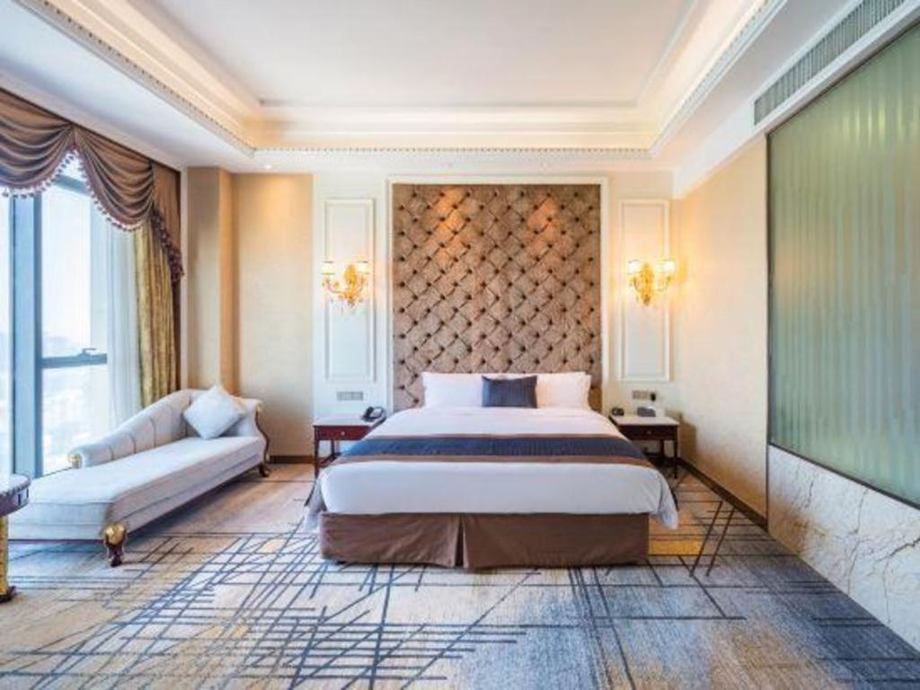 Eurasia Convention International Hotel Wuhan Bagian luar foto