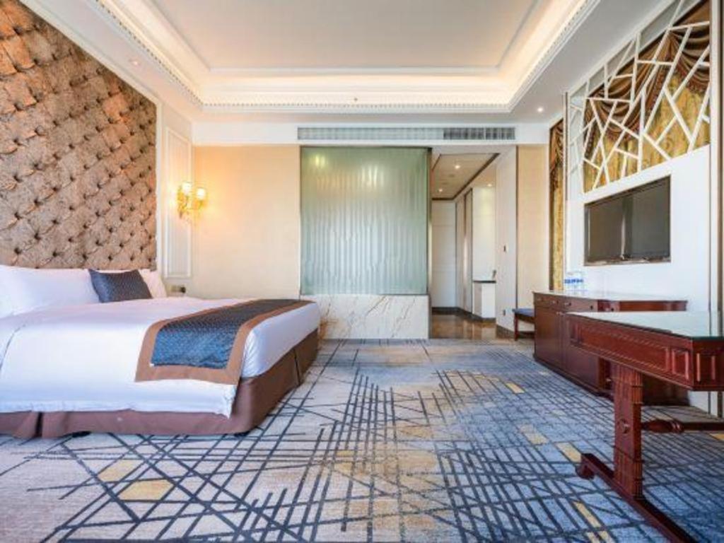 Eurasia Convention International Hotel Wuhan Bagian luar foto