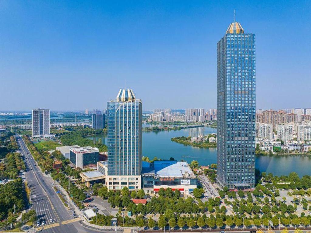 Eurasia Convention International Hotel Wuhan Bagian luar foto